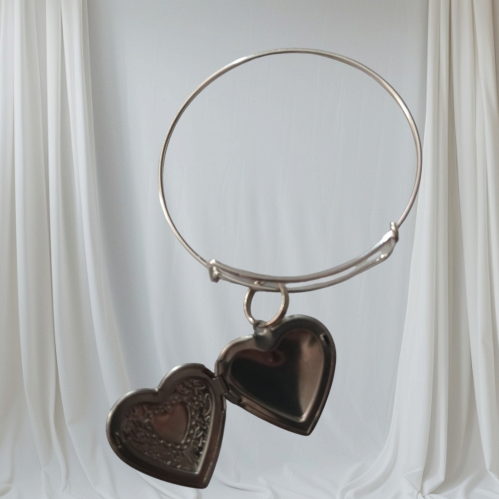 Silver Tone Puffy Heart Bangle Bracelet Y2K - Picture 2 of 6